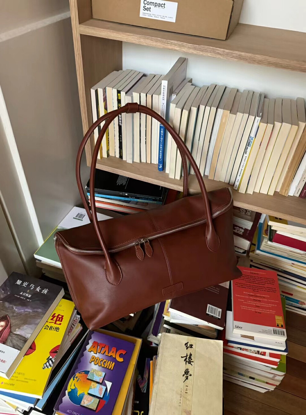 MBH Vintage-Style Large-Capacity Commuter Tote Bag with Premium Feel Shoulder Bag - Image 3