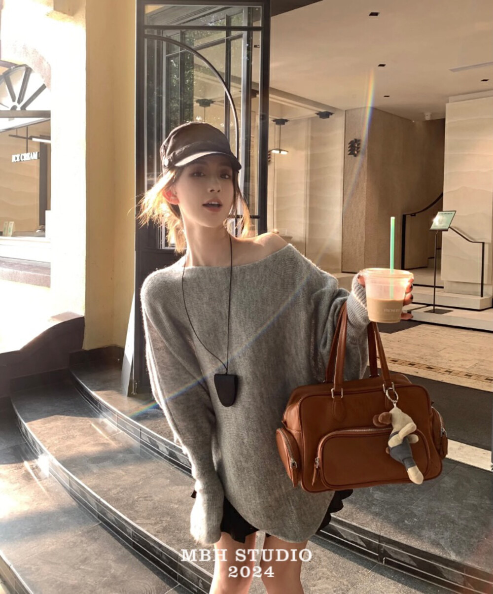 MBH Vintage Motorcycle Multi-Pocket Top Layer Cowhide Commuter Large Capacity Tote Shoulder Bag Handbag