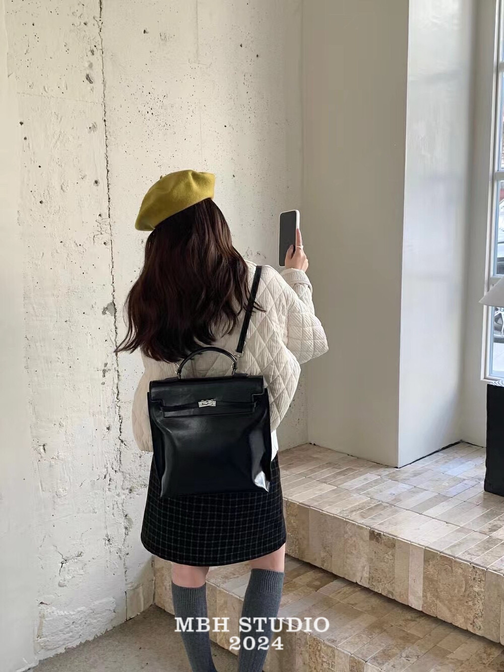 MBH Niche Design Oil Wax Leather Vintage Large Capacity Commute Lock Kelly Backpack with Shoulder Strap - Image 3
