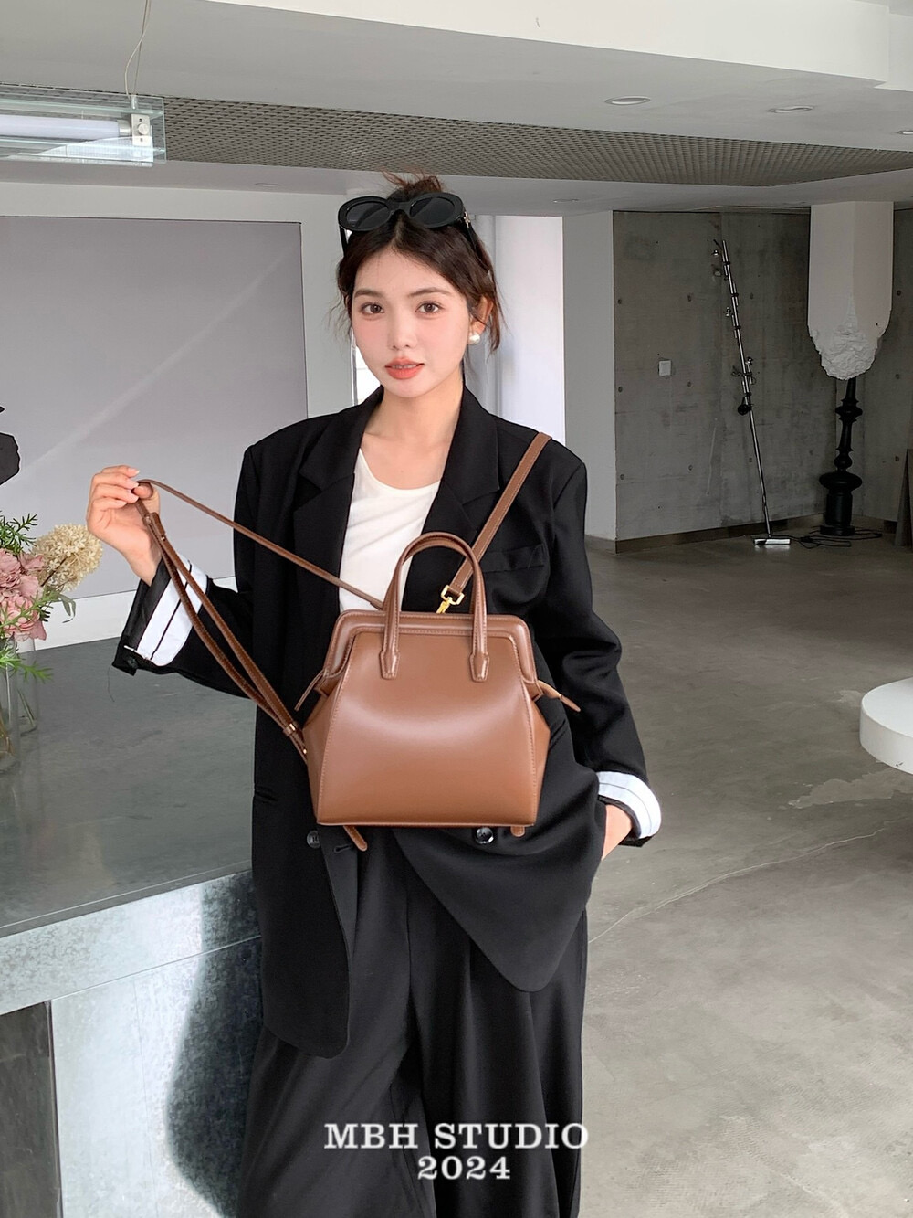MBH Minimalist Solid Color Versatile Backpack with Shoulder Strap - Image 4