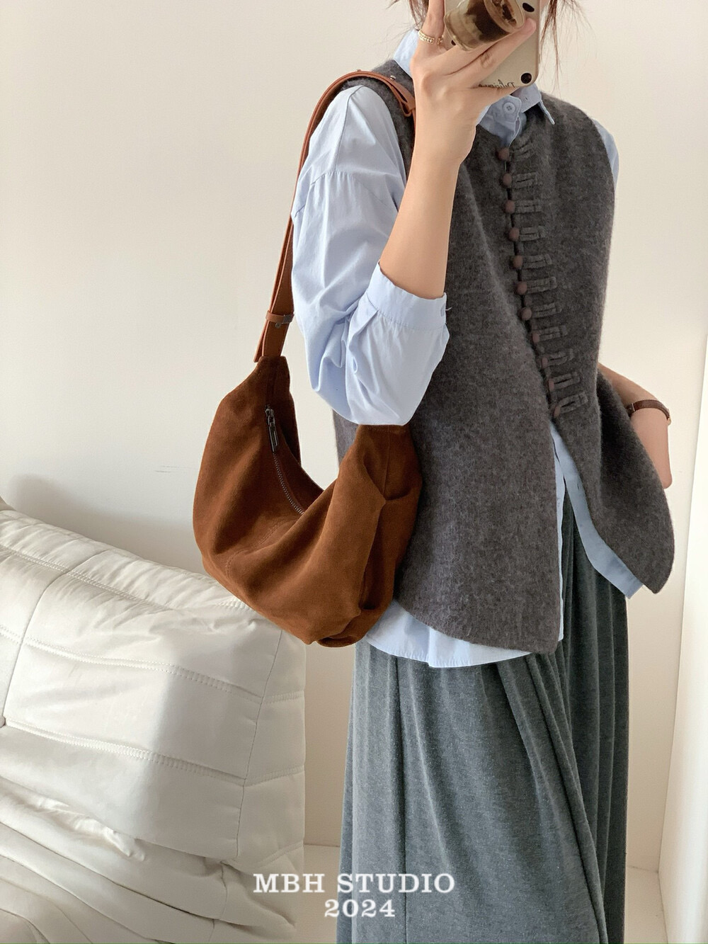MBH Matte Top Layer Cowhide Leather Ruched Horn Bag Casual Niche Design Shoulder Crossbody Bag - Image 2