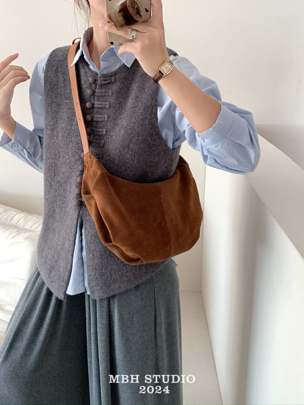 MBH Matte Top Layer Cowhide Leather Ruched Horn Bag Casual Niche Design Shoulder Crossbody Bag - Image 4
