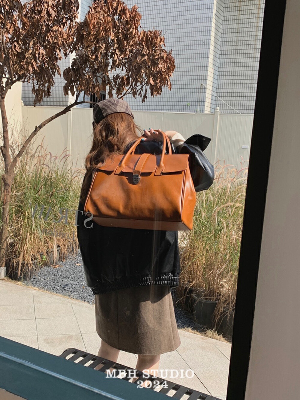 MBH Handmade Full Grain Vegetable Tanned Leather Large Capacity Briefcase Commuter Crossbody Handbag
