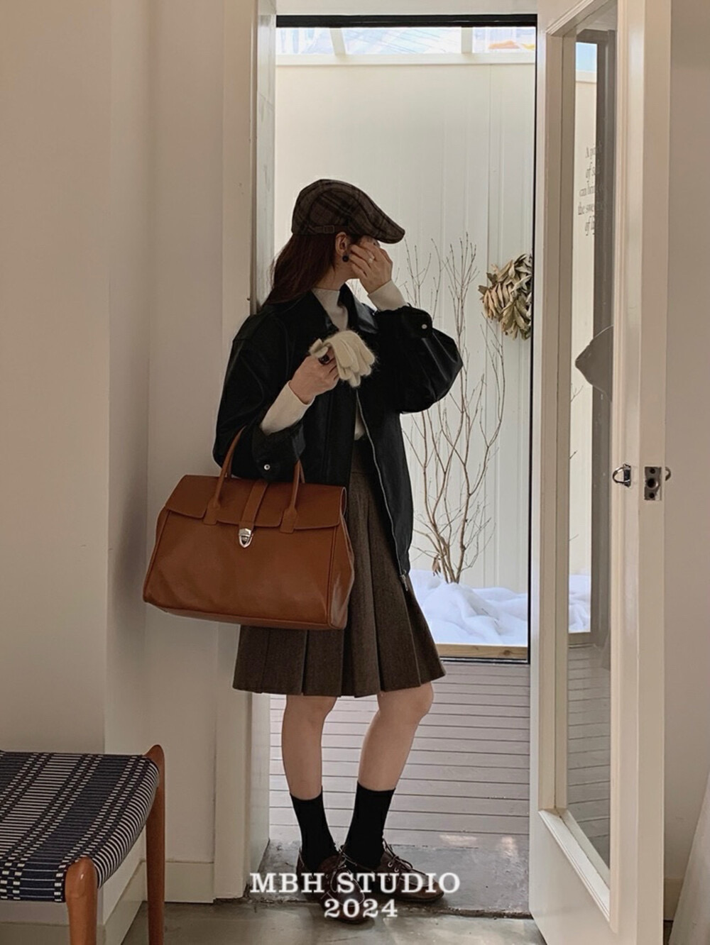 MBH Handmade Full Grain Vegetable Tanned Leather Large Capacity Briefcase Commuter Crossbody Handbag - Image 4