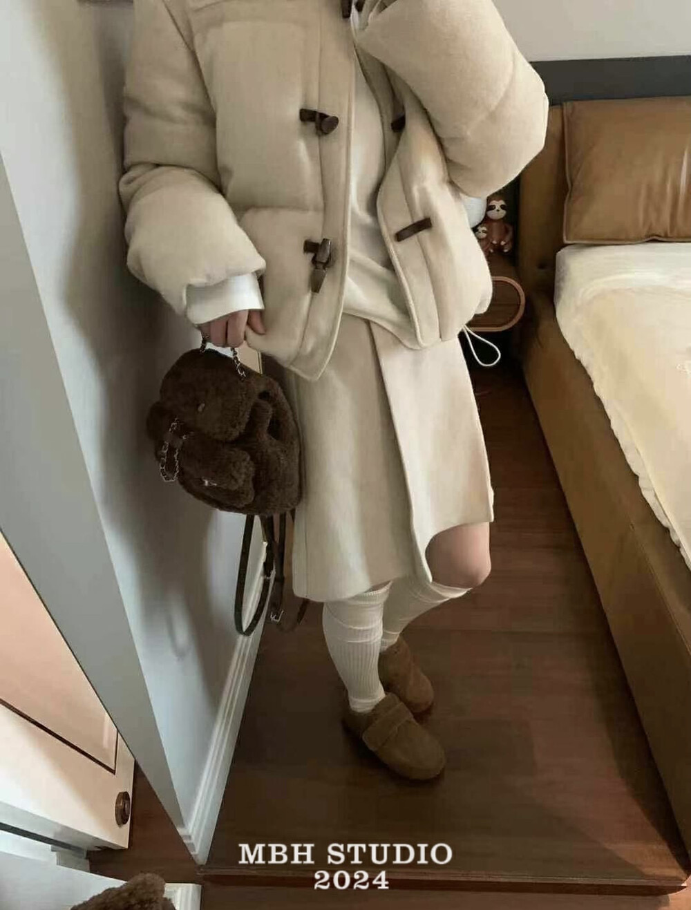 MBH Small Fragrance Style Real Fur Chain Casual Fashion Niche Sheep Fur Backpack - Image 2