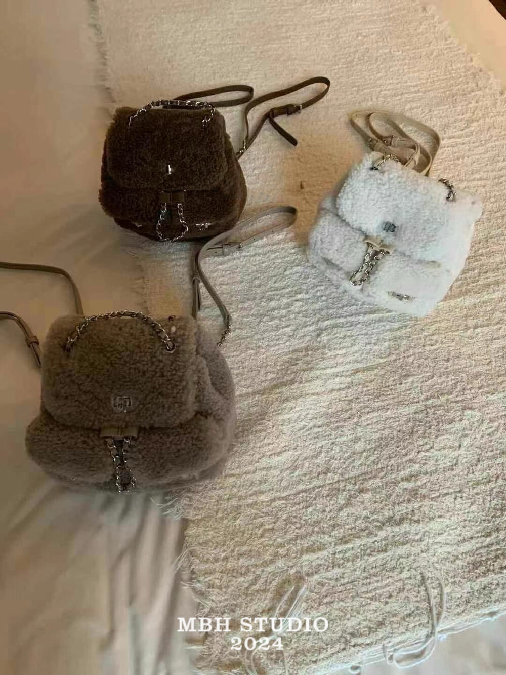 MBH Small Fragrance Style Real Fur Chain Casual Fashion Niche Sheep Fur Backpack - Image 4