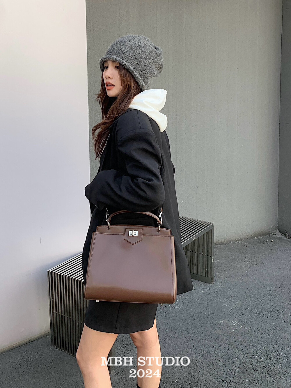 MBH Smooth Cowhide Vintage Large Capacity Birkin Style Commuter Handbag Shoulder Bag with Wide Strap and Thin Strap - Image 2