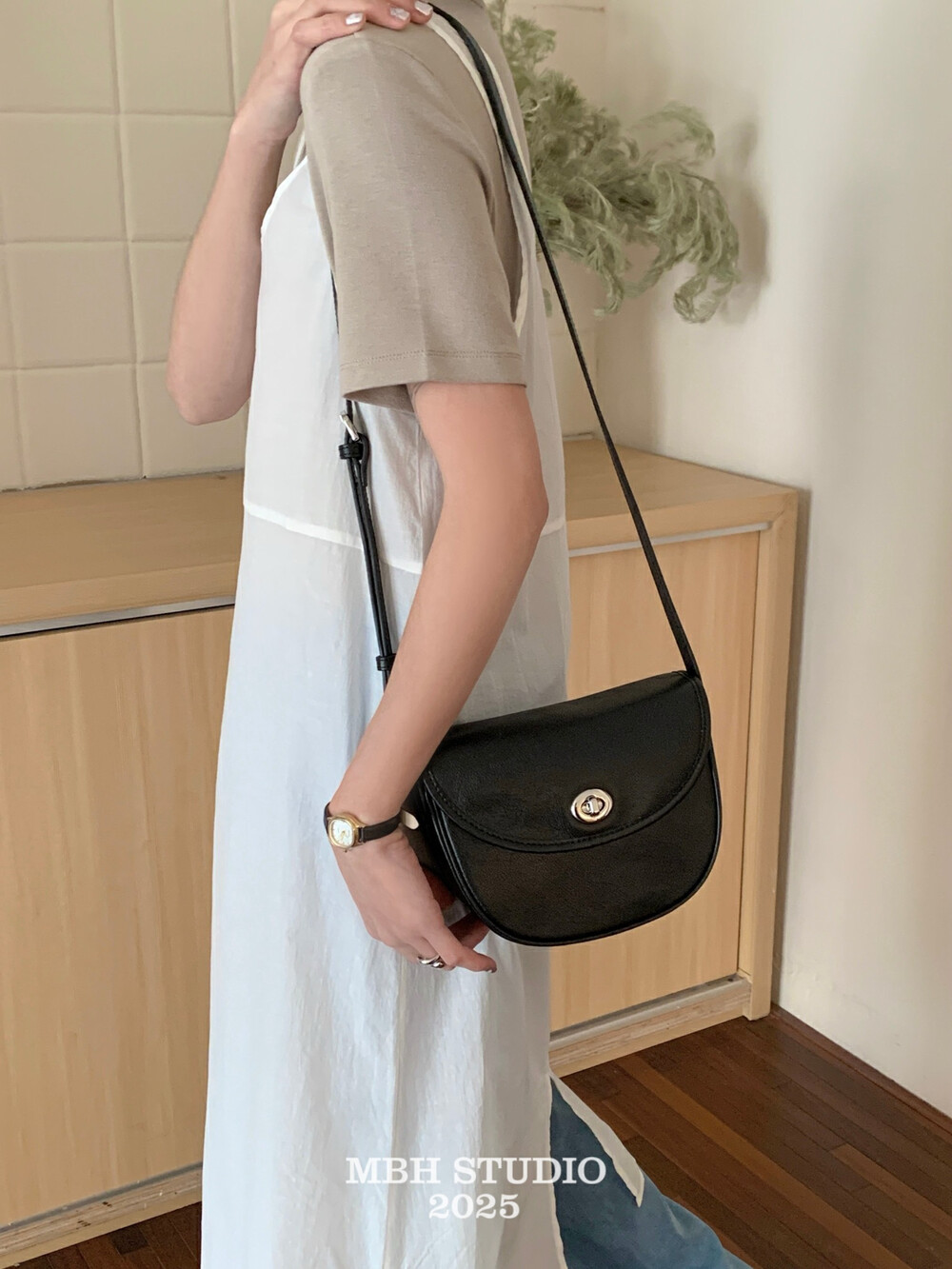 MBH Top Grain Leather Minimalist Half Moon Saddle Bag Compact Korean Style Genuine Leather Shoulder Crossbody Bag - Image 2