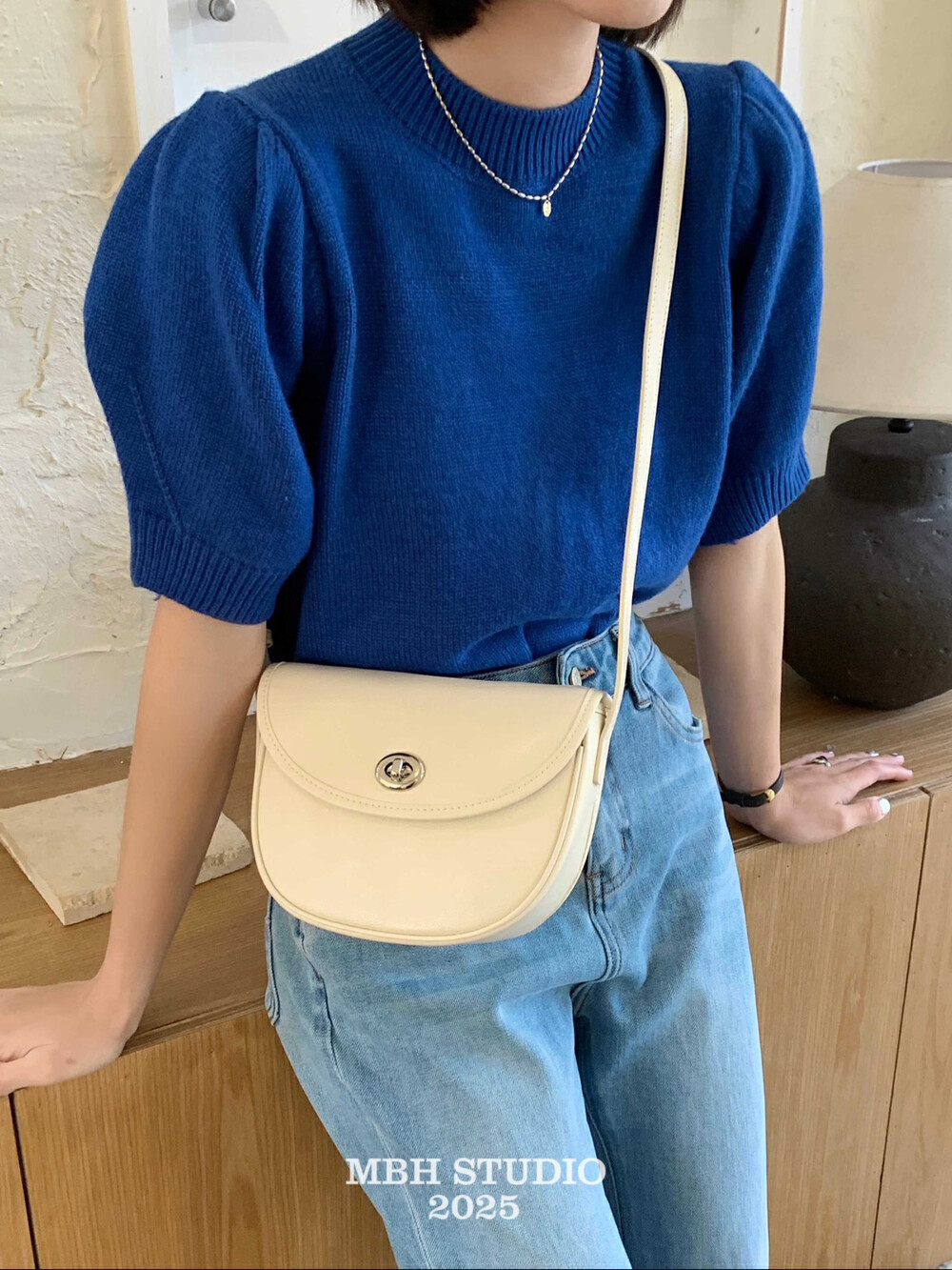 MBH Top Grain Leather Minimalist Half Moon Saddle Bag Compact Korean Style Genuine Leather Shoulder Crossbody Bag - Image 4