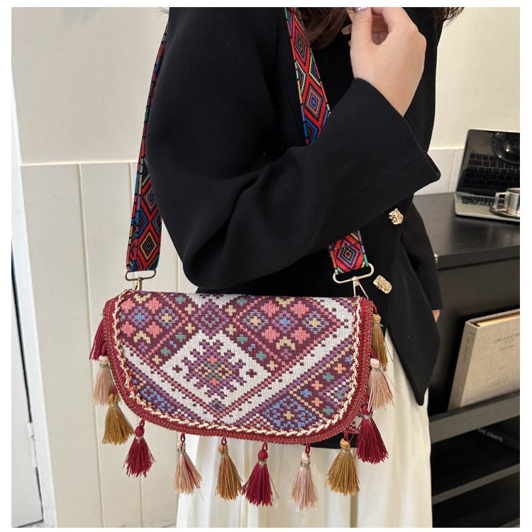 2025 Ethnic Style Woven Small Square Crossbody Bag with Tassel for Women - Image 4